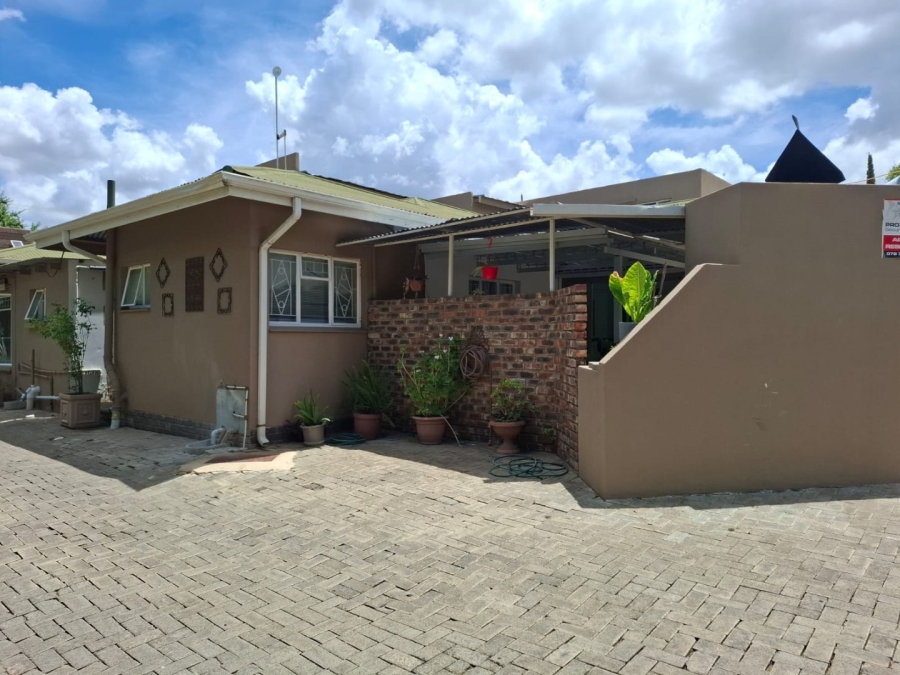 13 Bedroom Property for Sale in Bayswater Free State